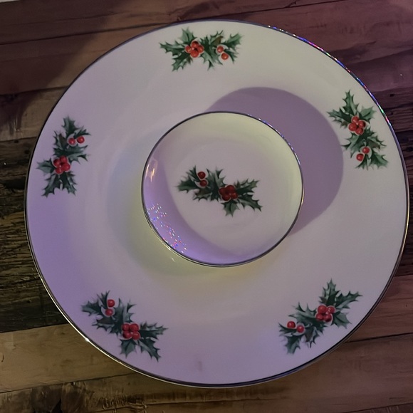 Vintage Triomphe holly plates
Made in the USA - Picture 3 of 8